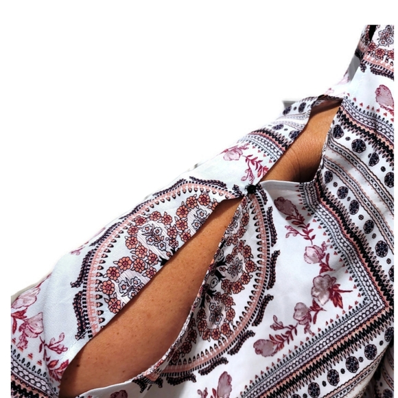 Free 2 Luv Split Sleeve Handkerchief Hem Geometric Print Boho Blouse Top Sz 1X - Picture 3 of 5